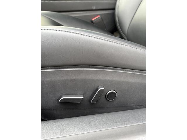 Tesla Model 3 Standard RWD Plus 60 kWh | NAP | Autopilot | Navigatie | Climate Control | Stoelverwarming | Inclusief Winterbanden set |