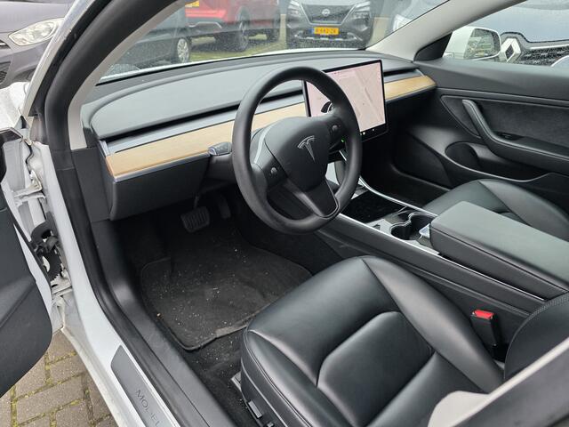 Tesla Model 3 Standard RWD Plus 60 kWh | Volleder | Pano | Trekhaak | WLTP 491 KM |