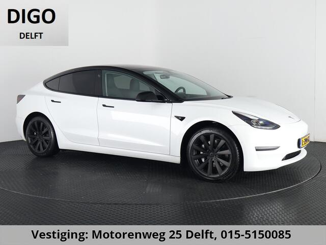 Tesla Model 3 RWD 60KWH 1e EIG SOD ACCU 89% GARANTIE 2031 BI-TONE BODY. DODEHOEK CAMERA . PARKEERSENSOREN V+A . STOELVERWARMING . PANORAMADAK . APPLE CARPLAY & ANDROID AUTO