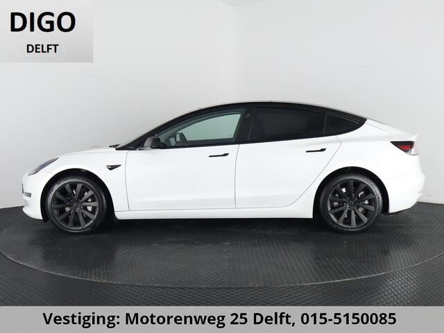 Tesla Model 3 RWD 60KWH 1e EIG SOD ACCU 89% GARANTIE 2031 BI-TONE BODY. DODEHOEK CAMERA . PARKEERSENSOREN V+A . STOELVERWARMING . PANORAMADAK . APPLE CARPLAY & ANDROID AUTO