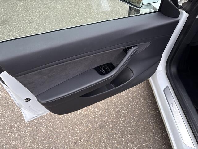 Tesla Model 3 Standard RWD Plus 60 kWh / AUTOMAAT / PANORAMADAK / LEER / 163dkm! NAP!