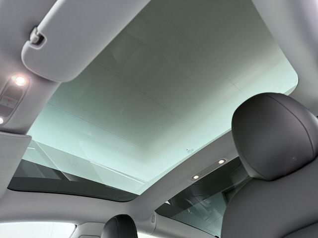 Tesla Model 3 RWD SR plus LFP Accu AutoPilot Leder Panoramadak Adaptive-Cruise Camera's Elektr.-Stuur+Stoelen+Spiegels+Geheugen+Easy-Entry+Verwarmde stoelen Park assistent Pdc WIFI Lane-Assist Speed-Assist Navi LED DAB Voorverwarmen Keyless One-Pedal-Drive Lmv 18" SOH 