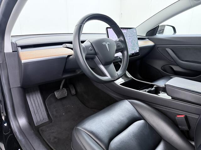 Tesla Model 3 SR+ 60kWh 325PK AutoPilot Leer PanoramaDak Adaptive Cruise Lmv 18" Camera's Elektr.-Stuur+Stoelen+Spiegels+Geheugen+Easy-Entry+Verwarmde stoelen Park assistent Pdc WIFI Ecc Lane-Assist Speed-Assist Soh 81% Ecc Navi Led DAB Voorverwarmen interieur via App 