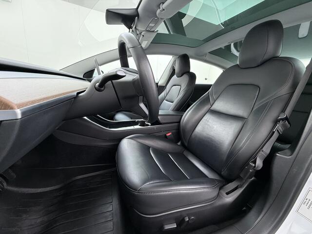 Tesla Model 3 Long Range AWD 75kWh Facelift Warmtepomp Lmv 19" AutoPilot Leder Panoramadak Adaptive-Cruise Camera's Elektr.-Stuur+Stoelen+Spiegels+Geheugen+Easy-Entry+Verwarmde stoelen Park assistent Pdc WIFI Lane-Assist Navi LED DAB Voorverwarmen interieur Keyless One