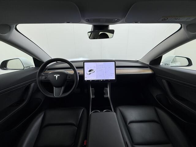 Tesla Model 3 RWD SR Plus 325PK LFP Accu AutoPilot Leer Pano-Dak Adaptive-Cruise Camera's Elektr.-Stuur+Stoelen+Spiegels+Geheugen+Easy-Entry+Verwarmde stoelen Park assistent Pdc WIFI Lane-Assist Speed-Assist Navi LED DAB Voorverwarmen Keyless One-Pedal-Drive Lmv 18" SO