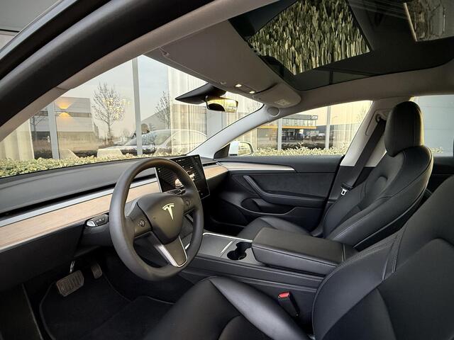 Tesla Model 3 Standard RWD Plus/ Panodak/ Trekhaak/ SOH 96%