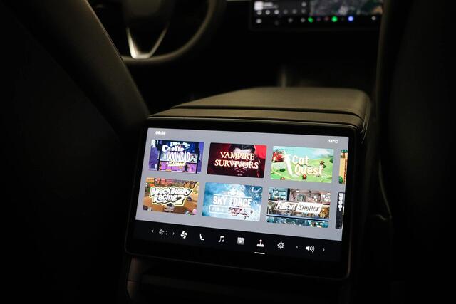 Tesla Model 3 RWD 60 kWh | STUURVERWARMING | STOELVENTILATIE | PANORAMADAK | 19"