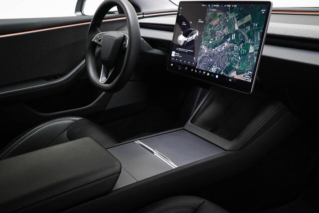 Tesla Model 3 RWD 60 kWh | STUURVERWARMING | STOELVENTILATIE | PANORAMADAK | 19"