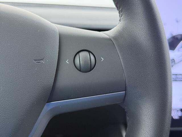 Tesla Model 3 SR+ 325PK AutoPilot Leer Pano-Dak Adaptive Cruise Lmv 18" Camera's Elektr.-Stuur+Stoelen+Spiegels+Geheugen+Easy-Entry+Verwarmde stoelen Park assistent Pdc WIFI Ecc Lane-Assist Speed-Assist Soh 85% Ecc Navi Led DAB Voorverwarmen interieur via App Keyless O