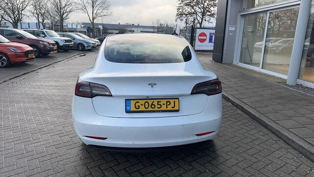 Tesla Model 3 Standard RWD Plus 60 kWh .