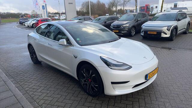 Tesla Model 3 Standard RWD Plus 60 kWh .