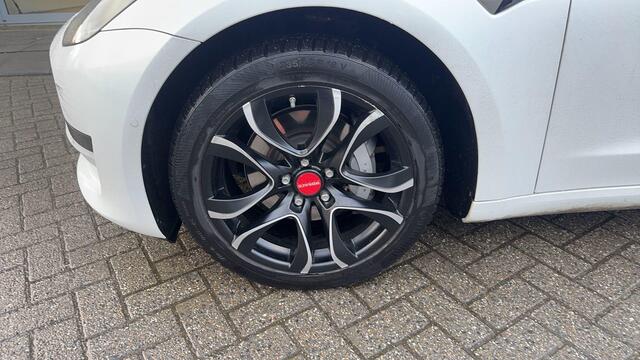 Tesla Model 3 Standard RWD Plus 60 kWh .