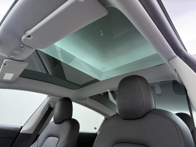 Tesla Model 3 Performance 513pk AWD Facelift Warmtepomp Elek.Achterklep Dubbelglas Lmv 20" AutoPilot Panoramadak Adaptive Cruise Camera's Leer Pdc Wifi Ecc Elektr.Stuur+Stoel+Geheugen Stoel+Bank-Verwarmd Keyless Wifi 4WD 1e Eigenaar Origineel Nederlandse Auto SOH 81%