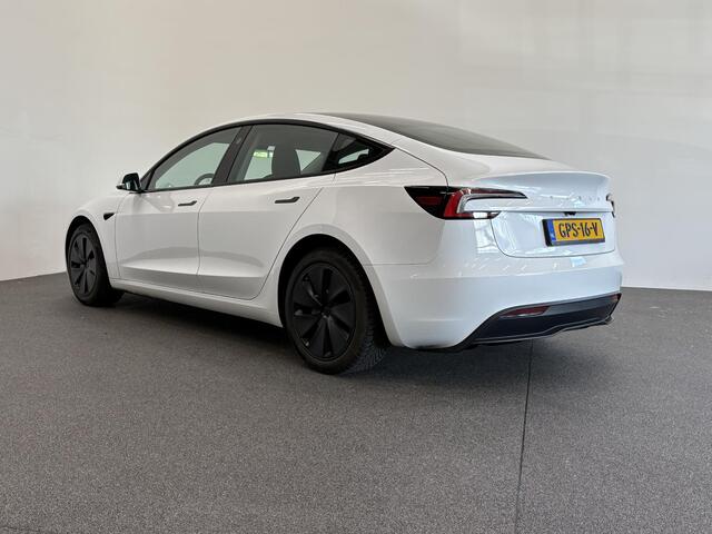 Tesla Model 3 RWD 60 kWh Panoramadak Navigatie Camera Parkeersensoren Cruise Control Stoelverwarming Dodehoek detectie Full LED Leder Climate Control Elektrische Stoelen