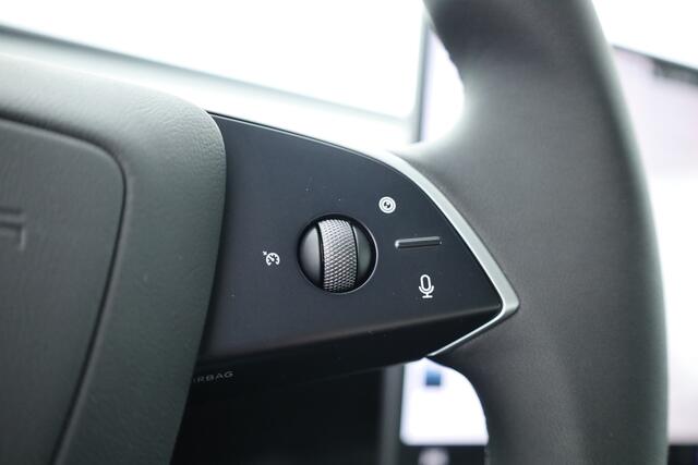 Tesla Model 3 Standard RWD 60 kWh | Pano | Camera | Stoelverw. | Navi | Elek. Stoelen | CarPlay |