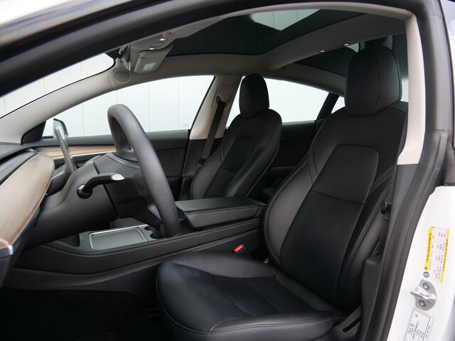 Tesla Model 3 Standard RWD Plus 60 kWh 238 Pk Automaat Navigatie / Camera's / Leer / Pano-dak / SOH 96,4%