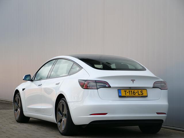 Tesla Model 3 Standard RWD Plus 60 kWh 238 Pk Automaat Navigatie / Camera's / Leer / Pano-dak / SOH 96,4%