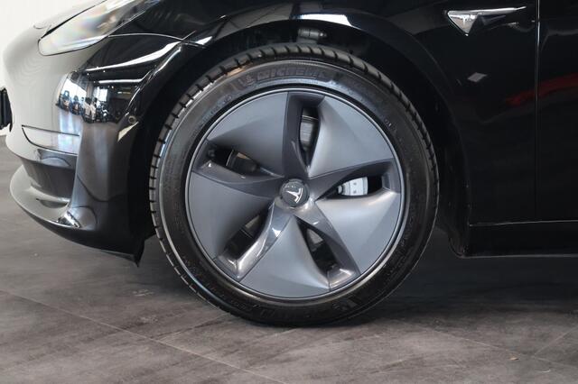 Tesla Model 3 Long Range RWD 75kWh | 600km | Autopilot | Trekhaak | Leder