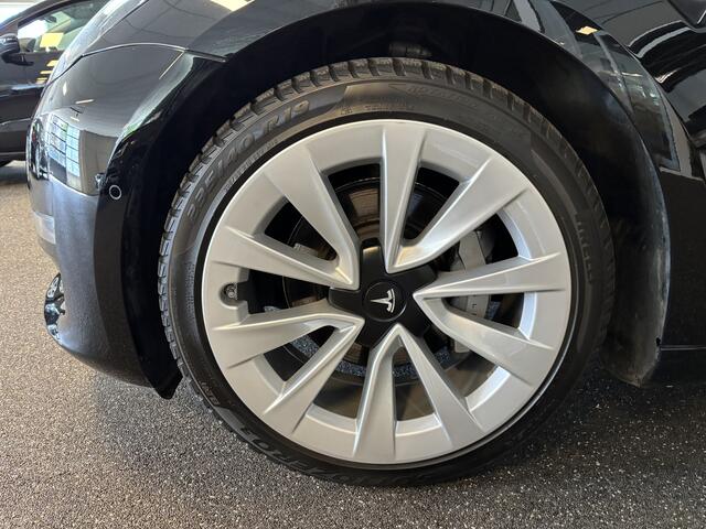 Tesla Model 3 Long Range AWD 75 kWh Dual Motor SOH 93.1 Pan Dak Auto Pilot 19 inch BTW SOH 93.1 % Dual Motor Panorama Dak Auto Pilot 19 inch BTW