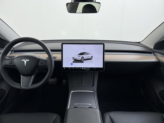 Tesla Model 3 RWD Plus SOH 92.9% Warmtepomp LFP Accu Lmv 19" Panoramadak Leder Navi Ecc Camera's Adap.Cruise Stoel+Stuurverwarming Elek.Achterklep Elek.Stoelen+Memory Led Draadloze telefoonlader 1e Eigenaar Origineel Nederlandse Auto