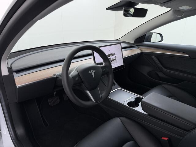 Tesla Model 3 RWD Plus SOH 92.9% Warmtepomp LFP Accu Lmv 19" Panoramadak Leder Navi Ecc Camera's Adap.Cruise Stoel+Stuurverwarming Elek.Achterklep Elek.Stoelen+Memory Led Draadloze telefoonlader 1e Eigenaar Origineel Nederlandse Auto