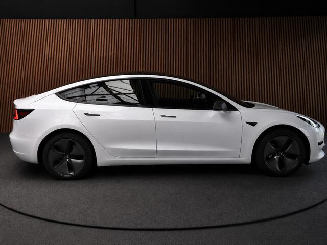 Tesla Model 3 RWD Plus 60 kWh SOH: 95.0% Panodak Full Self 3 Leer 360° ACC Climate Stuur- & Stoelverwarming voor & achter LM velgen PDC Elektr. achterklep Elektr. verst. stuurwiel Elektr. verstelb. stoelen Metallic lak 1e Eigenaar BTW auto