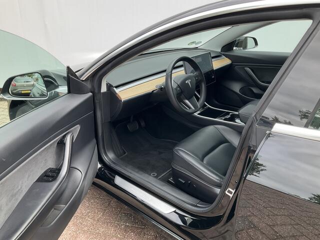 Tesla Model 3 Standard RWD Plus 60 kWh Autopilot Black magic