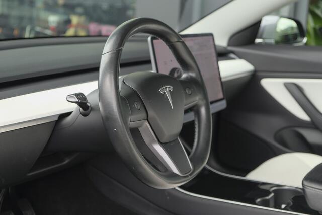 Tesla Model 3 Long Range 351pk AWD 75 kWh *BTW* Panoramadak 19" LMV Sport Autopilot