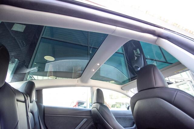Tesla Model 3 Long Range AWD 75 kWh | Leer | Pano Dak | Trekhaak |