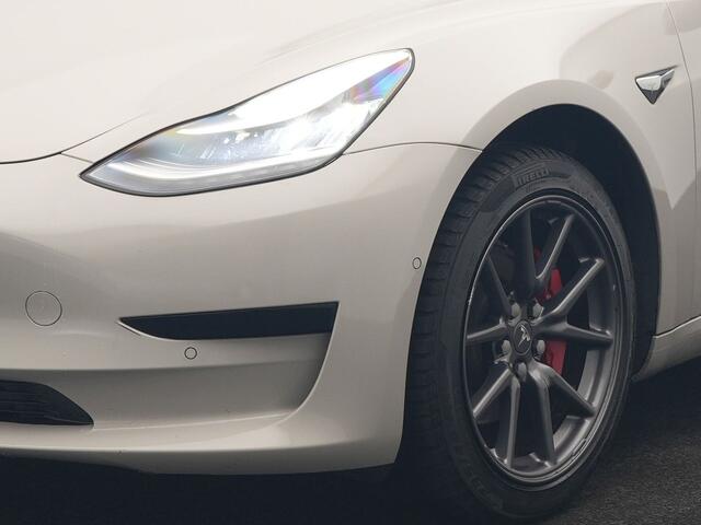 Tesla Model 3 Standard RWD Plus 60 kWh 325pk | Adaptive Cruise | Panodak | Self Driving | Camera | Keyless | Navigatie Via Google Maps | Spotify | DAB | 19"L.M |