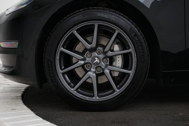 Tesla Model 3 Standard RWD Plus 60 kWh Navigatie,