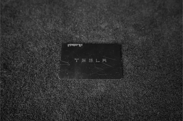 Tesla Model 3 Standard RWD Plus 60 kWh Autopilot 23.000 KM