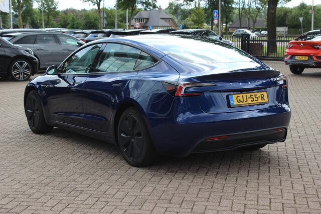 Tesla Model 3 RWD 60 kWh / Autopilot 4 / 4season banden / Panoramadak / Camera / Leder / 18'' / Navigatie / Stoelverwarming