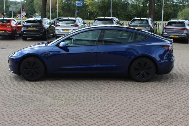 Tesla Model 3 RWD 60 kWh / Autopilot 4 / 4season banden / Panoramadak / Camera / Leder / 18'' / Navigatie / Stoelverwarming