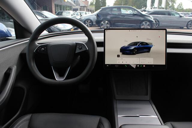 Tesla Model 3 RWD 60 kWh / Autopilot 4 / 4season banden / Panoramadak / Camera / Leder / 18'' / Navigatie / Stoelverwarming