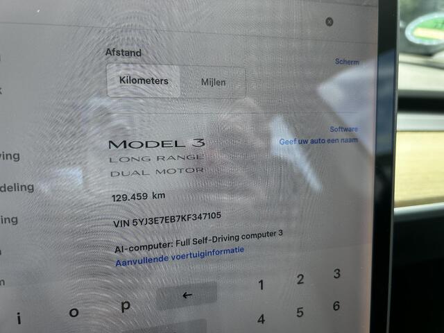 Tesla Model 3 Long Range AWD 75 kWh / NL-Auto / 1-Ste Eigenaar / SOH 86.1% / Full Self-Driving Computer 3 / Premium Audio / Binnenkort beschikbaar / Voor info of afspraak graag bellen of e-mailen / Meer info + foto's volgens Z.S.M