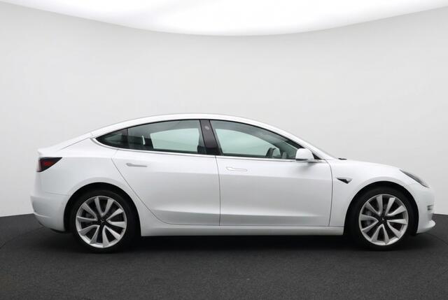 Tesla Model 3 Long Range AWD 75kWh | Autopilot | Trekhaak | Origineel NL auto