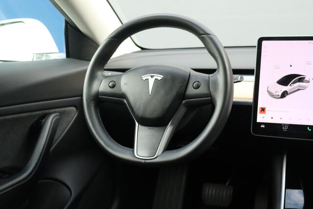 Tesla Model 3 Standard RWD Plus 60 kWh | SOH 82,7 % | Trekhaak | LM velgen | Lederen interieur | Nette auto!