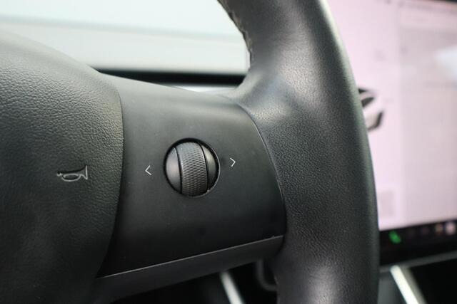 Tesla Model 3 Standard RWD Plus 60 kWh | SOH 82,7 % | Trekhaak | LM velgen | Lederen interieur | Nette auto!