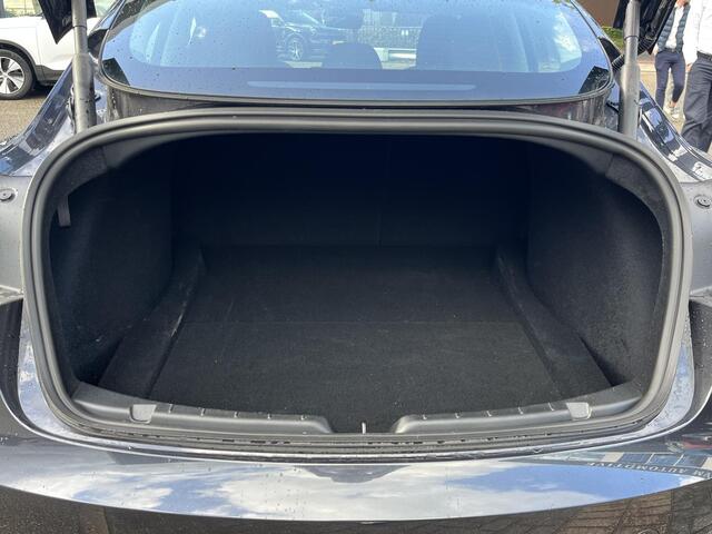 Tesla Model 3 Premium Long Range AWD 78 kWh VAN: 50.900,- VOOR: 47.440,- UW HERFSTVOORDEEL: 3.460,-| 8.000KM!| TESLA GARANTIE T/M 6-2030 OF 80.000KM! ACCU + AANDRIJFLIJN T/M 2034 OF 192.000KM!|
