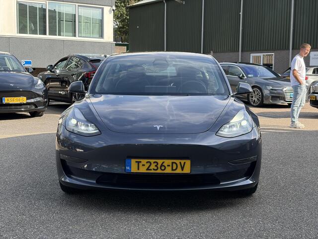 Tesla Model 3 Long Range AWD 75 kWh VAN: 35.900,- VOOR: 33.440,- UW HERFSTVOORDEEL: 2.460,-| FABRIEKSGARANTIE OP ACCU & AANDRIJFLIJN TOT 2031 OF 192.000 KM + ALGEMENE AUTO T/M 06-2027 of 80.000KM! BTW verrekenbaar