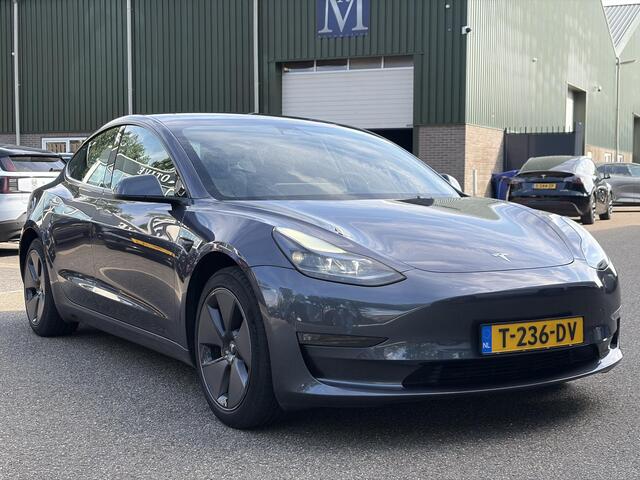 Tesla Model 3 Long Range AWD 75 kWh VAN: 35.900,- VOOR: 33.440,- UW HERFSTVOORDEEL: 2.460,-| FABRIEKSGARANTIE OP ACCU & AANDRIJFLIJN TOT 2031 OF 192.000 KM + ALGEMENE AUTO T/M 06-2027 of 80.000KM! BTW verrekenbaar