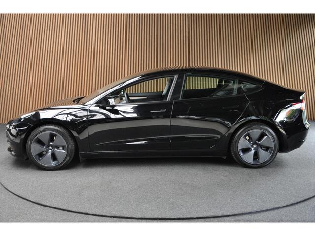 Tesla Model 3 RWD Panodak Leer 360° ACC Climate Stuur- & Stoelverwarming voor & achter LM velgen PDC Elektr. achterklep Elektr. verst. stuurwiel Elektr. verstelb. stoelen Metallic lak 1e Eigenaar BTW auto