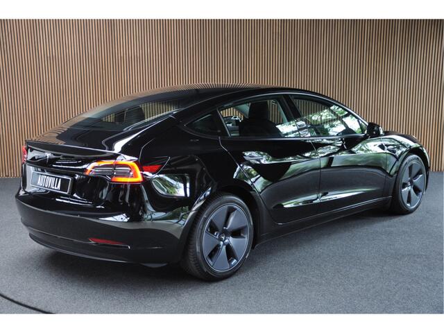 Tesla Model 3 RWD Panodak Leer 360° ACC Climate Stuur- & Stoelverwarming voor & achter LM velgen PDC Elektr. achterklep Elektr. verst. stuurwiel Elektr. verstelb. stoelen Metallic lak 1e Eigenaar BTW auto