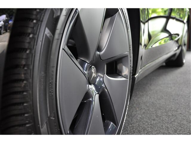 Tesla Model 3 RWD Panodak Leer 360° ACC Climate Stuur- & Stoelverwarming voor & achter LM velgen PDC Elektr. achterklep Elektr. verst. stuurwiel Elektr. verstelb. stoelen Metallic lak 1e Eigenaar BTW auto