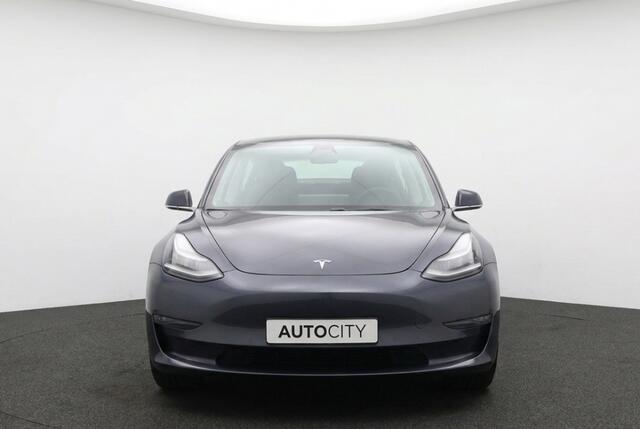 Tesla Model 3 Long Range AWD 75kWh Trekhaak | Pano | Autopilot FSD | NL auto met NAP