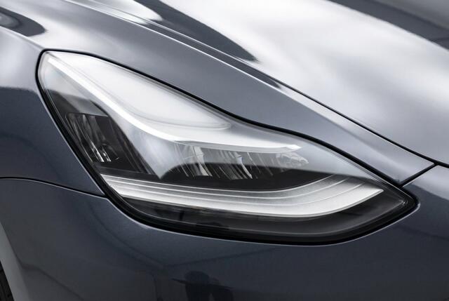 Tesla Model 3 Long Range AWD 75kWh Trekhaak | Pano | Autopilot FSD | NL auto met NAP