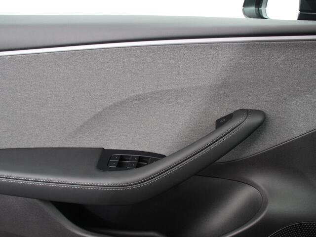 Tesla Model 3 RWD 60 kWh 534KM LFP Autopilot Panorama Warmtepomp Stoel/Stuurverwarming Full LED PDC VA+ Camera