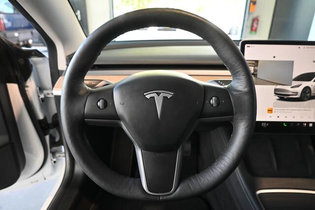 Tesla Model 3 Standard RWD Plus 60 kWh SOH 91% 238Pk Cruise Leder Panoramadak FSD Computer 3 Autopilot Inruil Mogelijk!