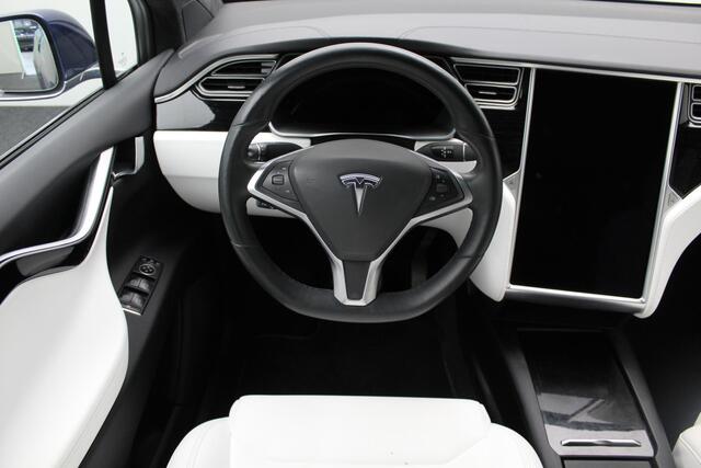 Tesla Model X 90D Base 2017 | Autopilot | INCL. BTW | Lederen Bekleding | LED | Navigatie | Panoramische Voorruit | Cruise Control | Airco | Keyless | Boekjes